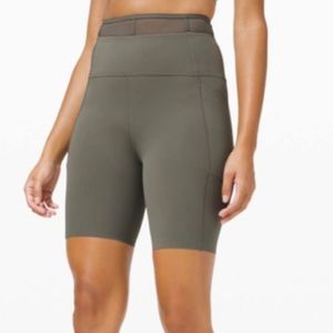 lululemon Nulux Femme Force SHR Short 8" Grey Sage Size 6 NWT